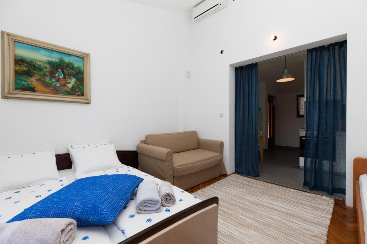 Apartments Apartmani Pintar มีมิตเซ ภายนอก รูปภาพ